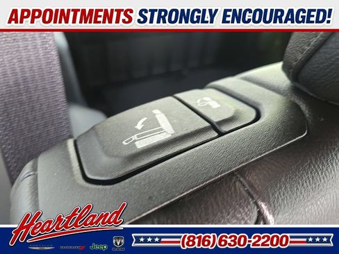 Used 2018 Jeep Wrangler Unlimited Sahara AWD/4WD image 83