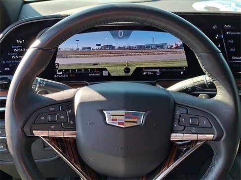 Used 2024 Cadillac Escalade Luxury image 19