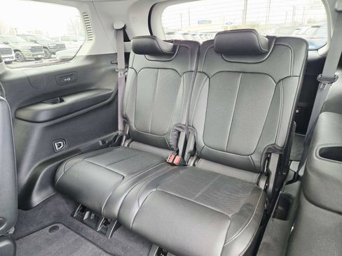 Used 2024 Jeep Grand Cherokee L Limited w/ Luxury Tech Group II image 15