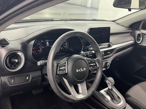 Used 2024 Kia Forte LXS image 7