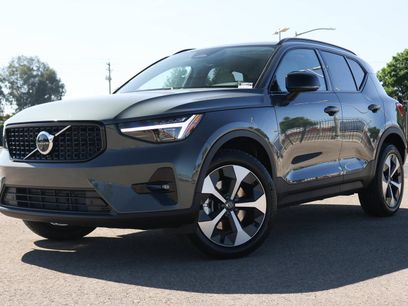 New 2026 Volvo XC40 B5 Plus w/ Protection Package Premier