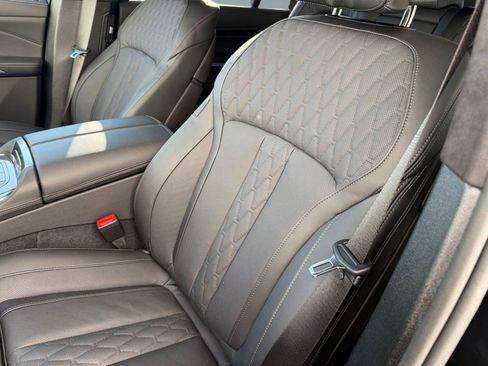 New 2026 BMW X7 M60i image 21