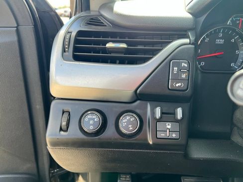 Used 2015 Chevrolet Suburban LT w/ Luxury Package AWD/4WD image 21