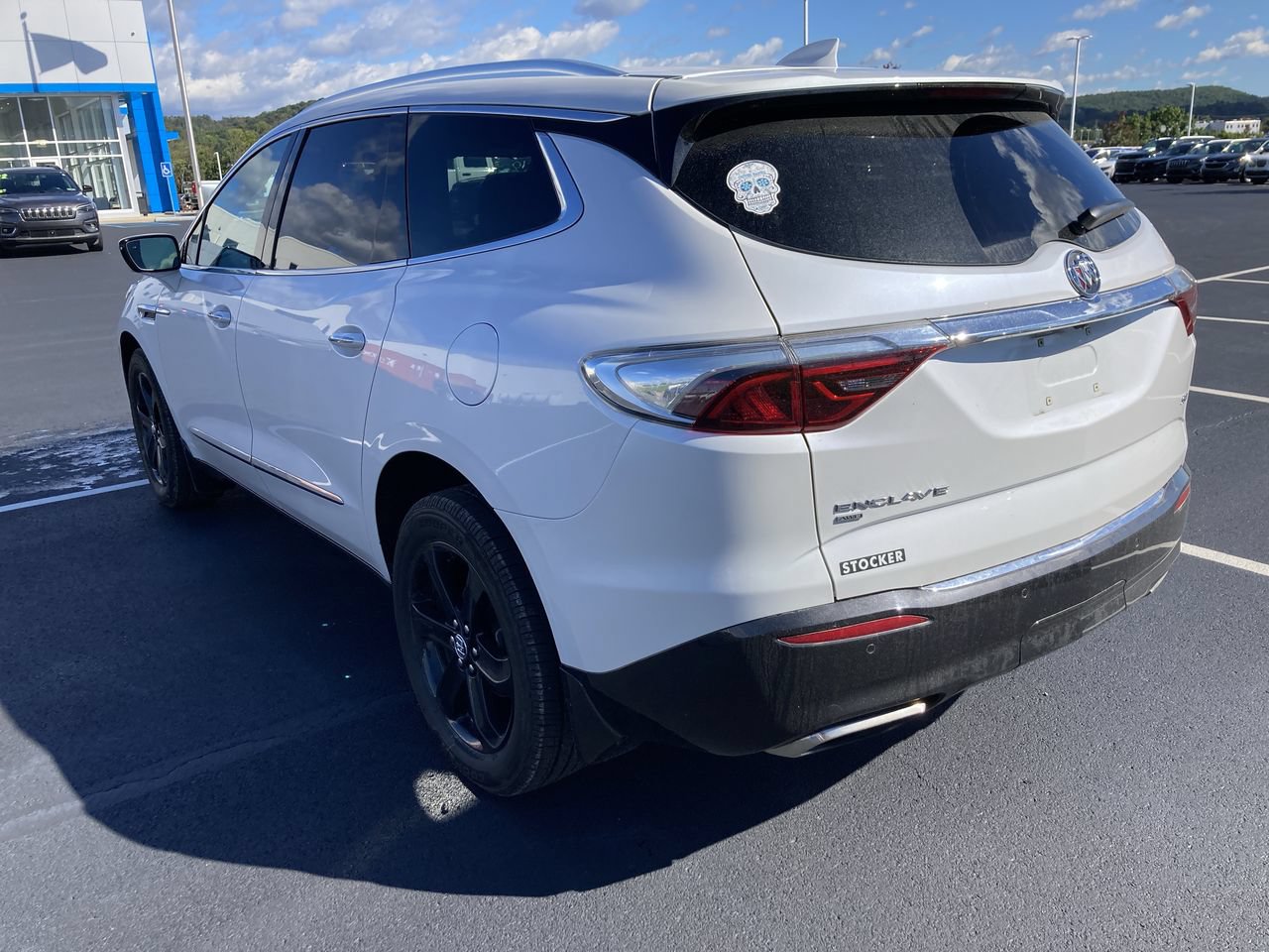 Used 2023 Buick Enclave Essence w/ Sport Touring Edition AWD/4WD image 5