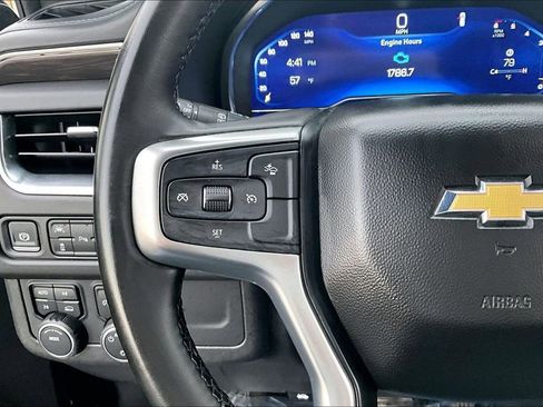 Used 2024 Chevrolet Suburban LT image 18