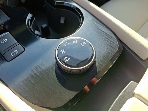 Certified 2023 Nissan Rogue SL w/ SL Premium Package image 24