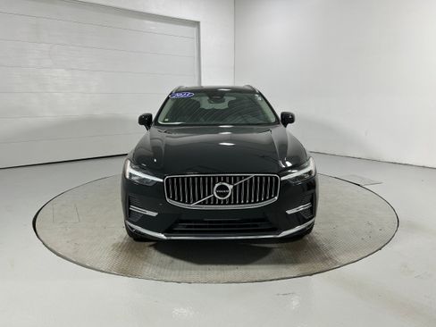 Used 2023 Volvo XC60 B5 Plus AWD/4WD image 17