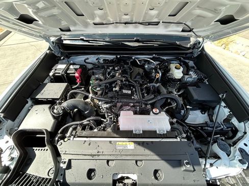 Used 2025 Toyota Tacoma TRD Off-Road image 31