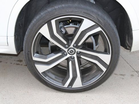 Used 2025 Volvo XC90 B6 Ultra w/ Lounge Package image 31