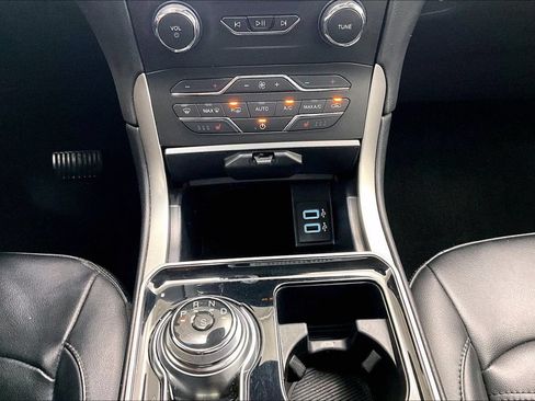 Used 2019 Ford Edge SEL w/ Equipment Group 201A AWD/4WD image 23