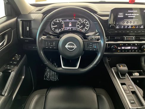 Used 2022 Nissan Pathfinder SL w/ SL Black Package FWD image 15