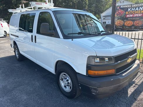 Used 2018 Chevrolet Express 2500 w/ Driver Convenience Package RWD image 6