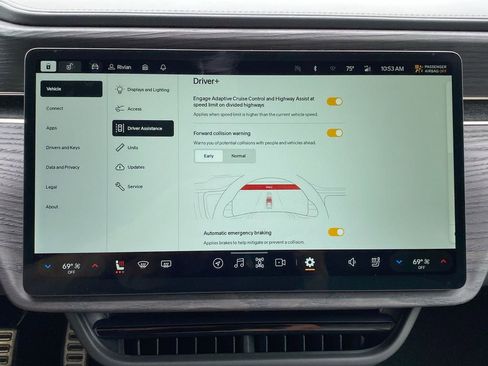 Used 2023 Rivian R1S Adventure image 33