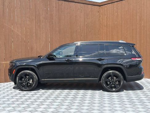 Used 2024 Jeep Grand Cherokee L Limited w/ Black Appearance Package AWD/4WD image 16