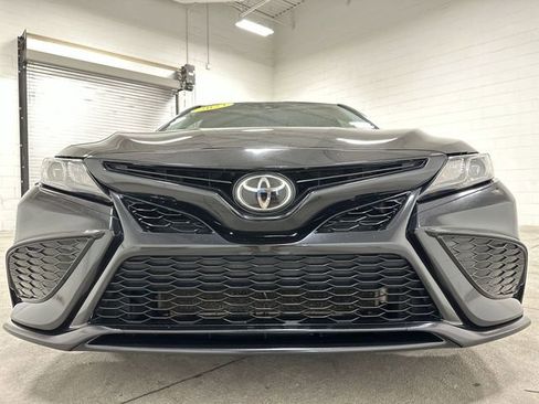 Used 2023 Toyota Camry SE FWD image 10