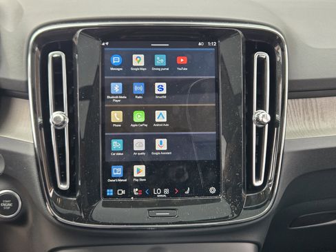 Used 2025 Volvo XC40 B5 Plus image 25