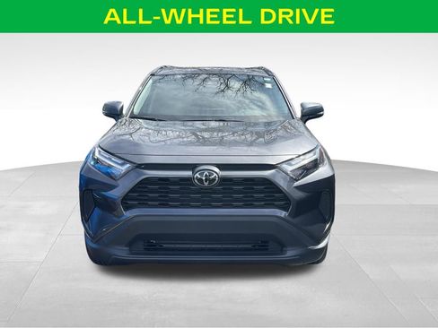 Used 2022 Toyota RAV4 XLE w/ Convenience Package image 3