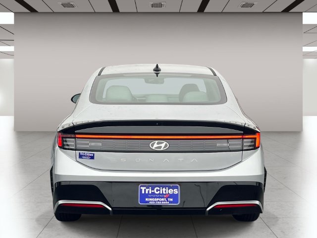 Used 2024 Hyundai Sonata SEL FWD image 4