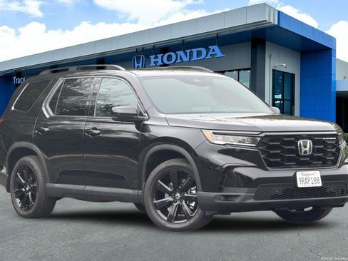 Certified 2025 Honda Pilot Black Edition image 1