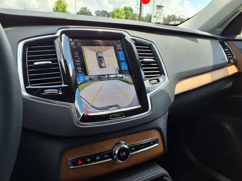 Certified 2024 Volvo XC90 B5 Plus AWD/4WD image 32