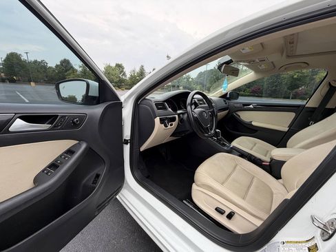 Used 2017 Volkswagen Jetta SEL FWD image 12