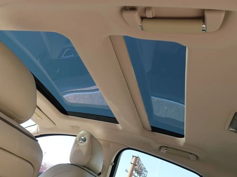 Used 2017 Jaguar XJ R-Sport image 46