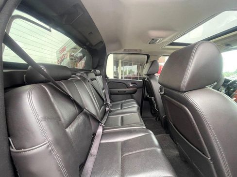 Used 2007 Chevrolet Avalanche LTZ w/ LTZ Preferred Equipment Group AWD/4WD image 9