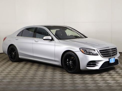 Used 2019 Mercedes-Benz S 560 4MATIC Sedan w/ AMG Line Exterior image 2