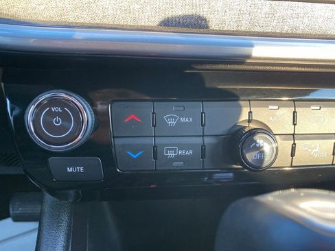 Used 2024 Jeep Compass Latitude image 27