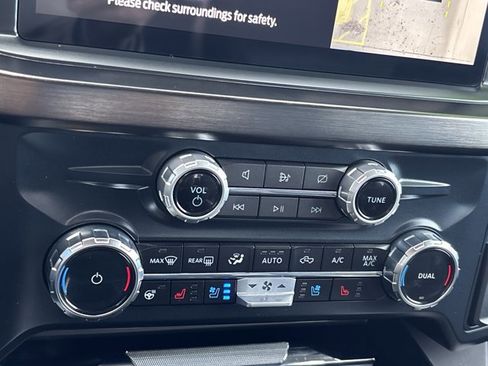 Used 2023 Ford F350 Lariat w/ Chrome Package image 41