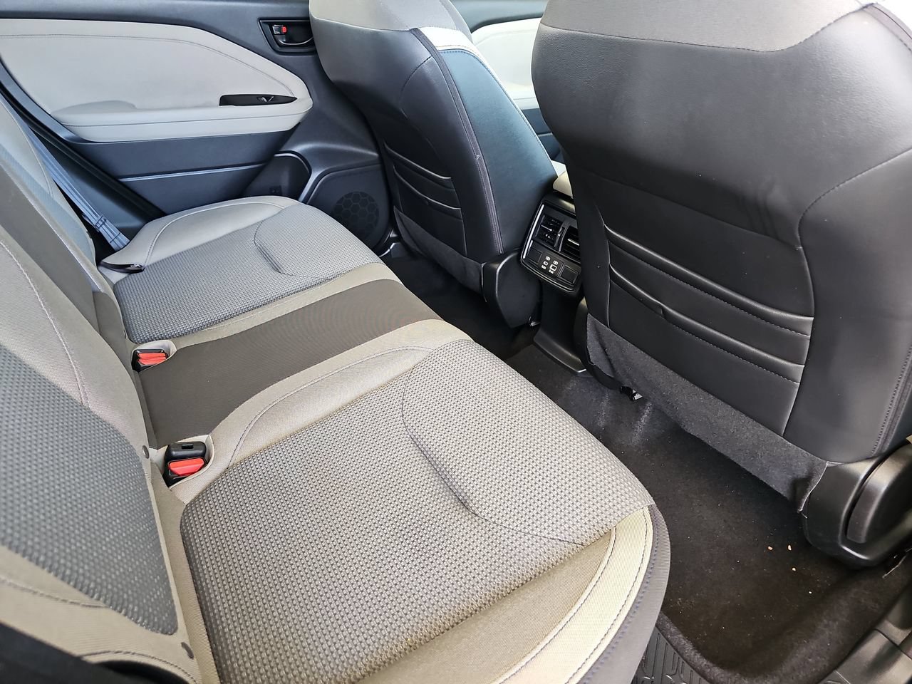 Certified 2025 Subaru Forester Premium AWD/4WD image 14