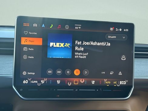 New 2025 Volkswagen ID. Buzz Pro S image 16