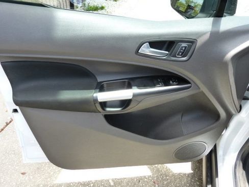 Used 2022 Ford Transit Connect XLT FWD image 28