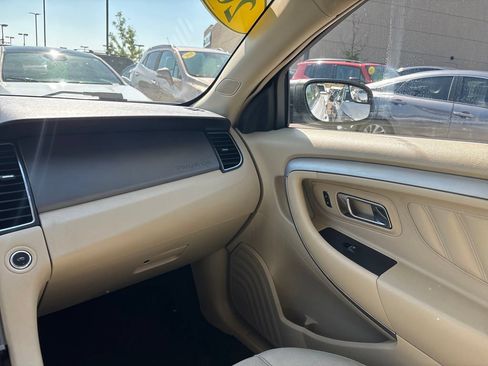Used 2018 Ford Taurus SE FWD image 38