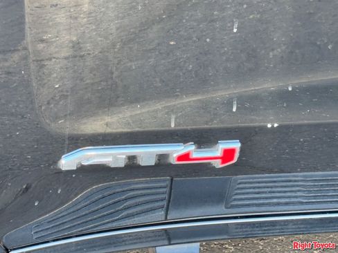 Used 2021 GMC Sierra 1500 AT4 w/ AT4 Preferred Package image 9