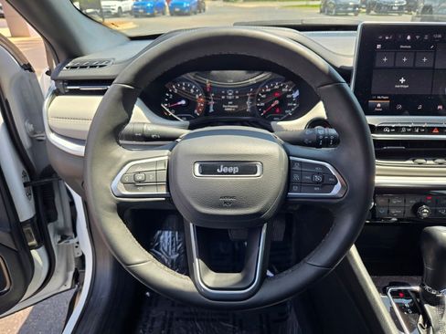 Used 2025 Jeep Compass Limited AWD/4WD image 32