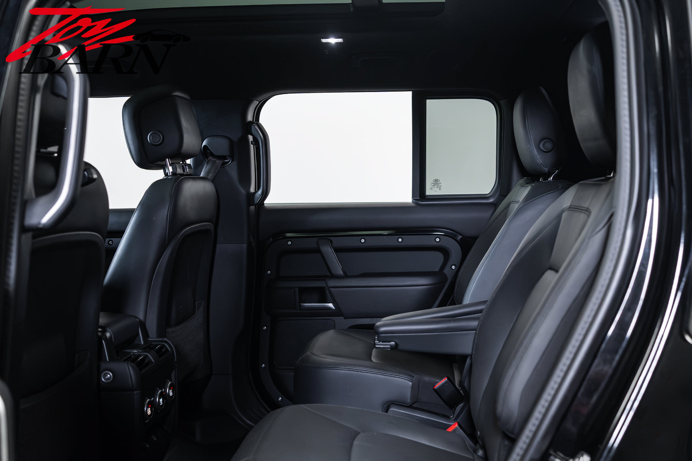 Used 2025 Land Rover Defender 130 S AWD/4WD image 39