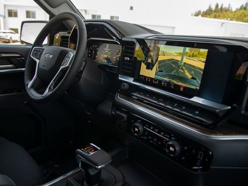 New 2026 Chevrolet Silverado 1500 LT Trail Boss w/ Safety Package AWD/4WD image 18