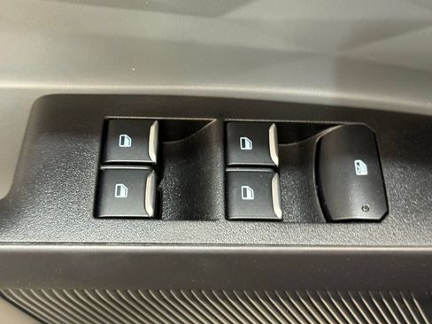 New 2025 Ford Maverick XL w/ Equipment Group 102A image 29