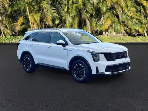 Used 2024 Kia Sorento S FWD image 2
