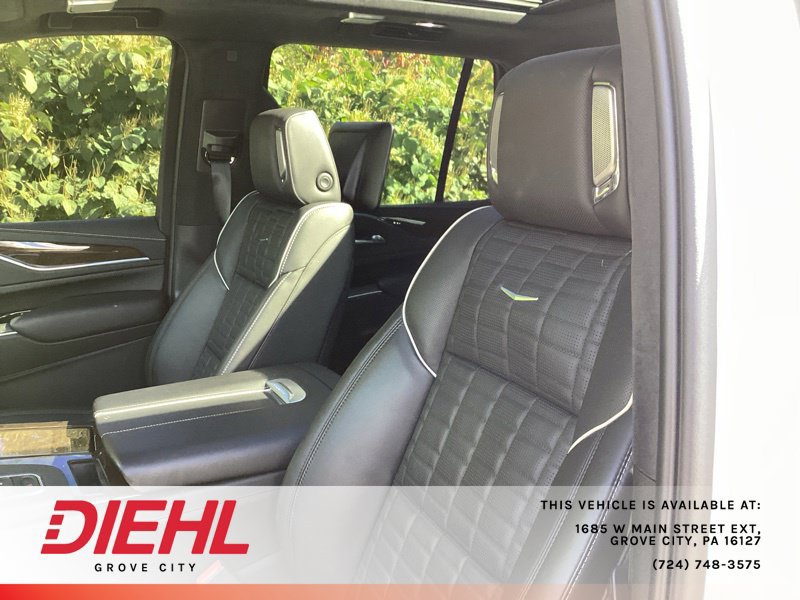 Used 2024 Cadillac Escalade Sport Platinum w/ LPO, ONYX Package AWD/4WD image 16
