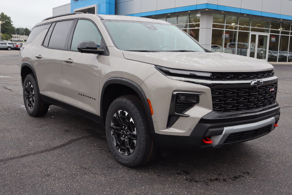 New 2027 Chevrolet Traverse Z71 w/ Enhanced Driving Package AWD/4WD image 2