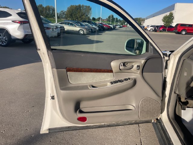 Used 2004 Chevrolet Impala w/ Preferred Equipment Group FWD image 20
