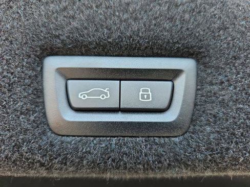 New 2025 BMW i7 xDrive60 image 13