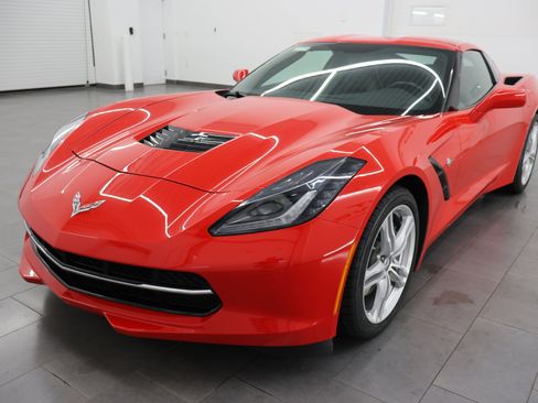 Used 2017 Chevrolet Corvette Stingray Coupe w/ 1LT RWD image 7