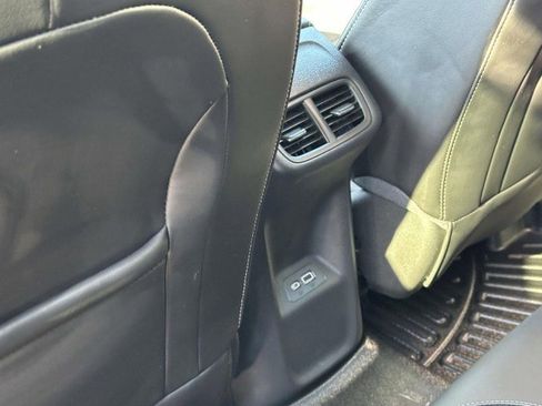 Used 2023 Buick Envision Essence image 12