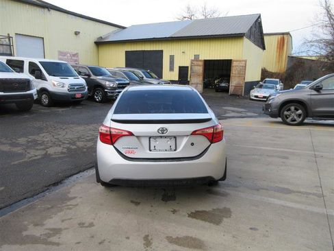 Used 2018 Toyota Corolla LE image 4