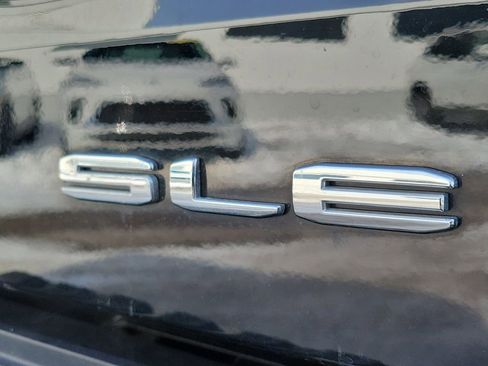 Used 2024 GMC Sierra 1500 SLE w/ Preferred Package image 7