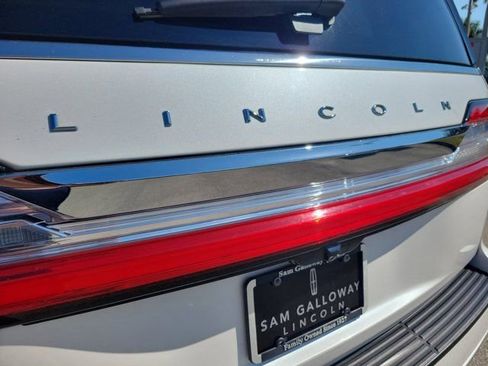 Used 2018 Lincoln Navigator L Reserve w/ Technology Package image 11