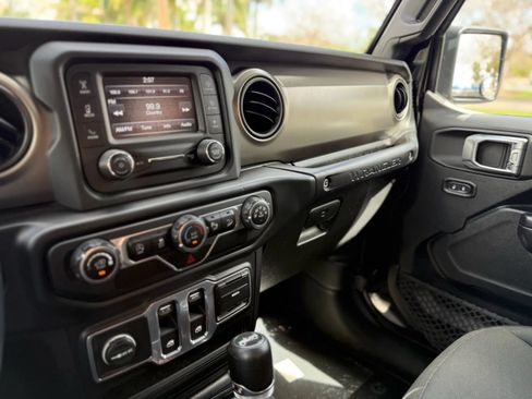 Used 2018 Jeep Wrangler Sport AWD/4WD image 18